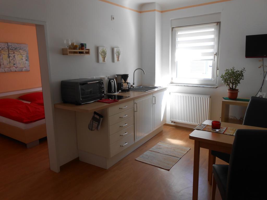 MainErlebnis Apartment คาร์ลชตัดท์ ภายนอก รูปภาพ